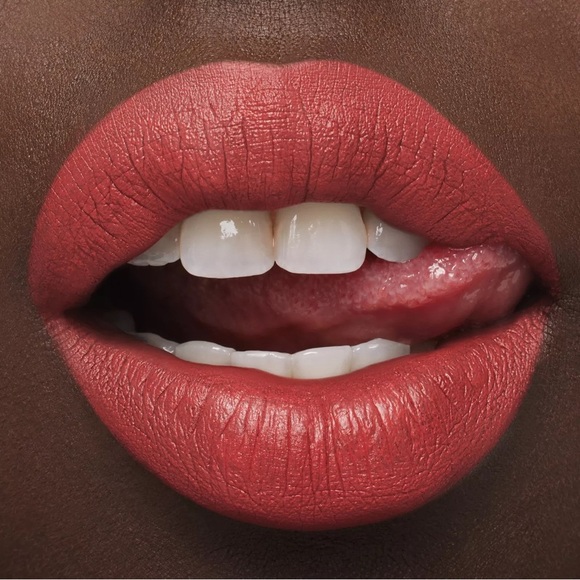 MAC ‘Forever Curious' M·A·Cximal Silky Matte Lipstick - Picture 6 of 11